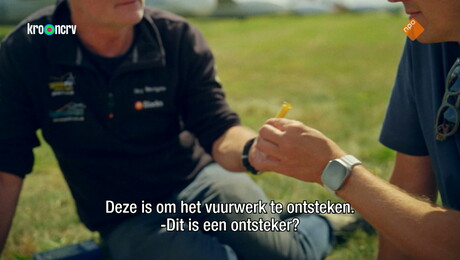 Klaas is voor één dag vliegshowpyrotechnicus